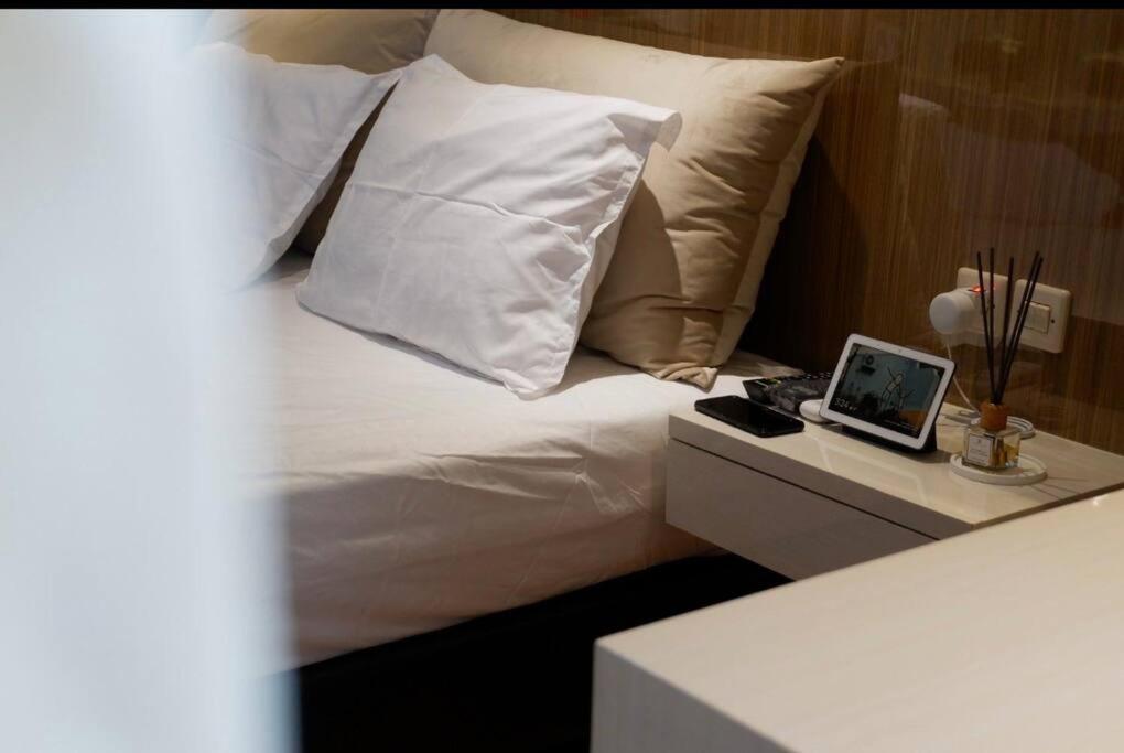 Signature Park 4ga With Pool & Netflix Jakarta